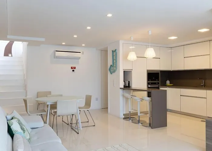 Mifi Luxury Duplex By Mp * 加亚新城